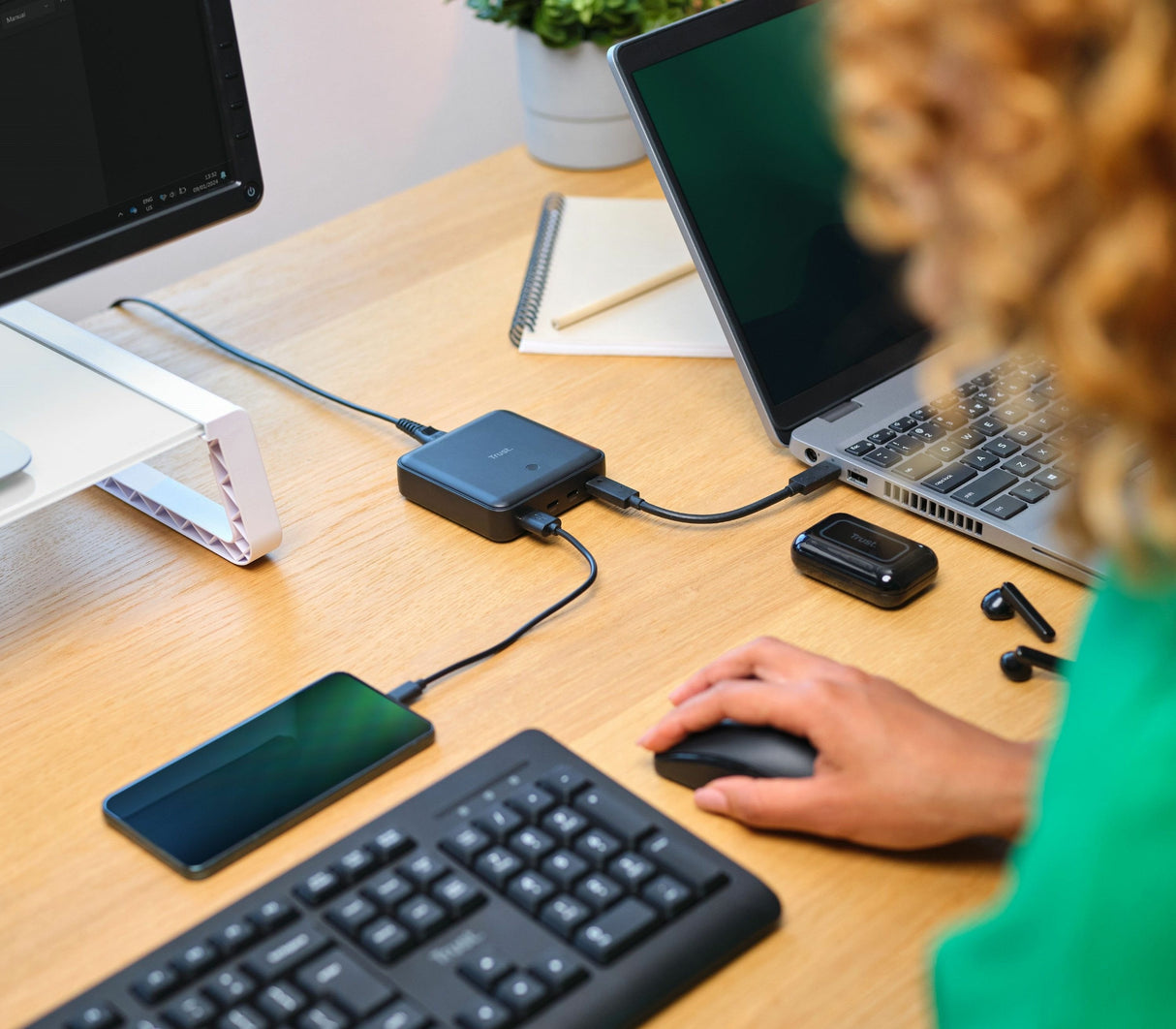 Cargador De Sobremesa Trust 25242 100w 3xusb-C 1xusb-A Pd 3.0