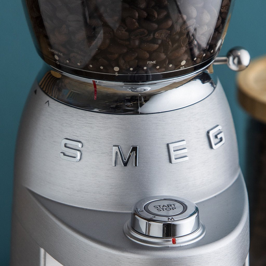 Smeg Cgf02sseu Kaffeemühle Inox Brossé