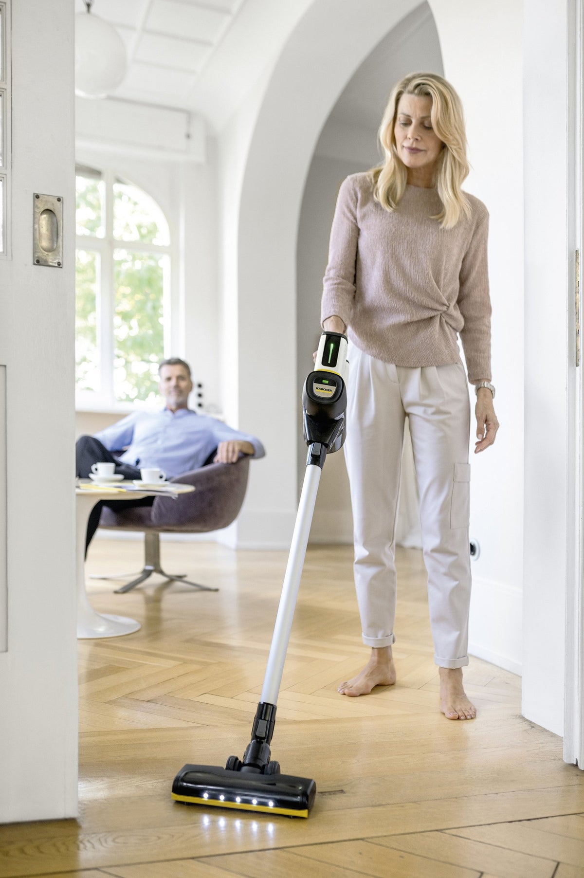 EAN 4054278975627 - Kärcher VC 7 Cordless yourMax Aspiradora escoba 2 en 1 Batería Secar HEPA Sin bolsa 0,8 L Gris, Blanco 2, imagen 4