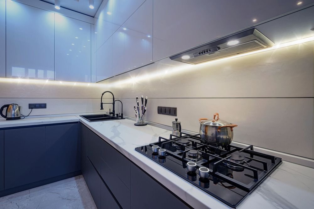 Ansmann 1600-0436 Tira De Led De 2 M Con Sensor Crepuscular Y De Movimiento Pir, Iluminación De Armario Led, Incluidas 4 Pilas Aaa