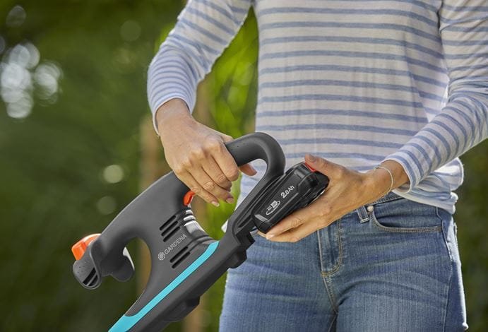 Gardena Cortasetos Inalámbrico Easycut 40/18v P4a Solo, 18 Voltios Sin Batería Ni Cargador, Power For All Alliance