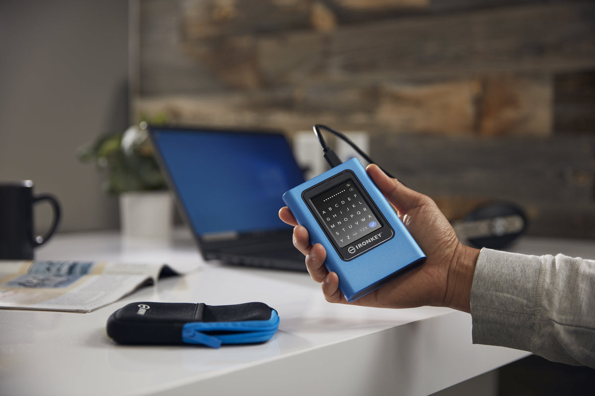 EAN 740617341416 - Kingston Technology IronKey Vault Privacy 80 3,84 TB USB Tipo C 3.2 Gen 1 (3.1 Gen 1) Azul imagen 12