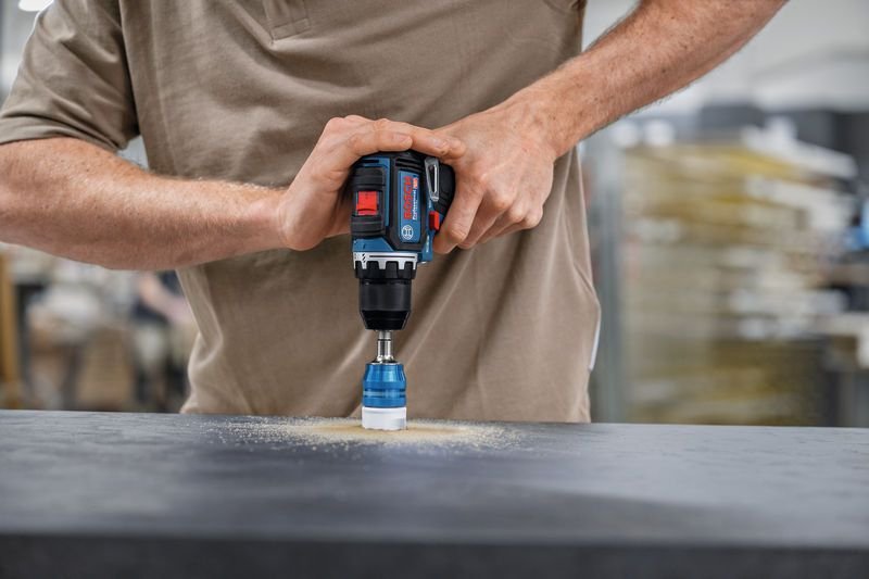Bosch Professional Taladro Atornillador Inalámbrico Gsr 12v-32 Professional, 12 Voltios Azul/Negro, Batería De Ion De Litio 2,0 Ah + 4,0 Ah, Juego De Accesorios De 40 Piezas, L-Boxx 06019n7005