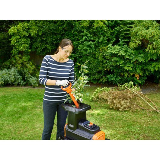 EAN 5035048706824 - Black & Decker BEGAS5800-QS triturador de césped 2800 W 45 L imagen 6
