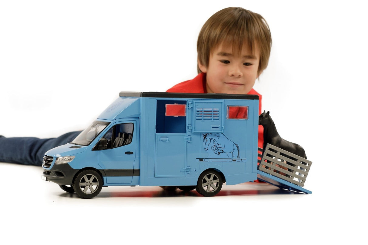 Bruder Camion Mercedes Benz Sprinter Para Transporte Equino. Incluye 1 Caballo. 43x17x22 Cm