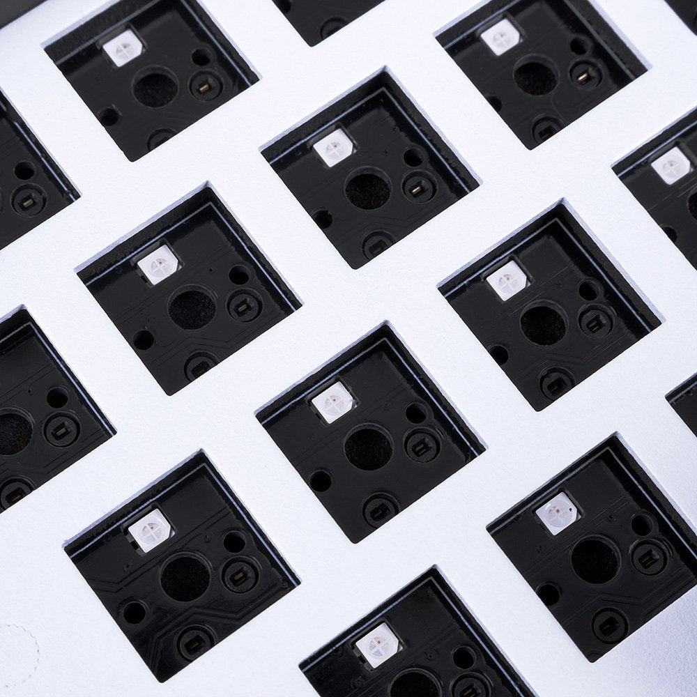 EAN 4044951033904 - Sharkoon SGK50 S4 teclado Juego USB QWERTY Italiano Blanco imagen 4