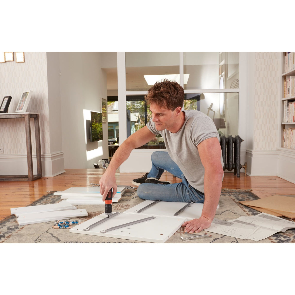 Black & Decker Bcf601c-Xj Atornillador 6v 5nm + 5 Puntas