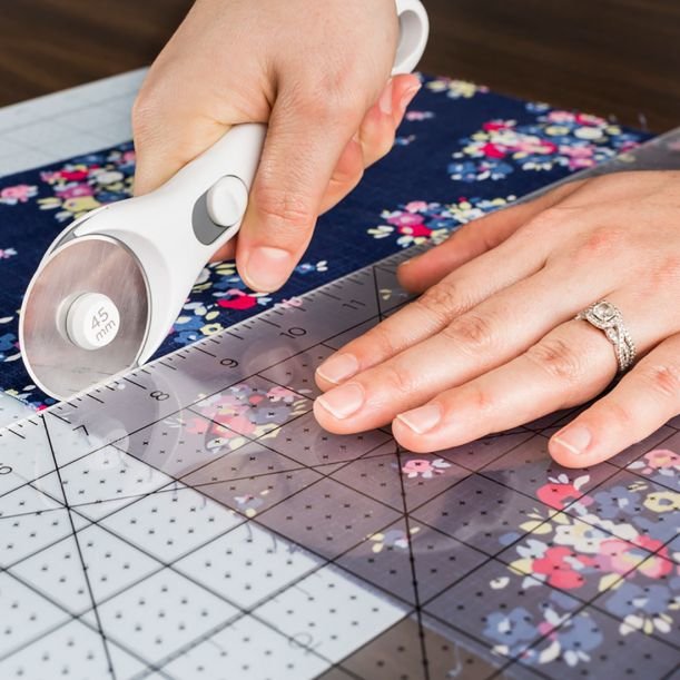EAN 0093573047237 - Cricut Rotary Cutter imagen 6