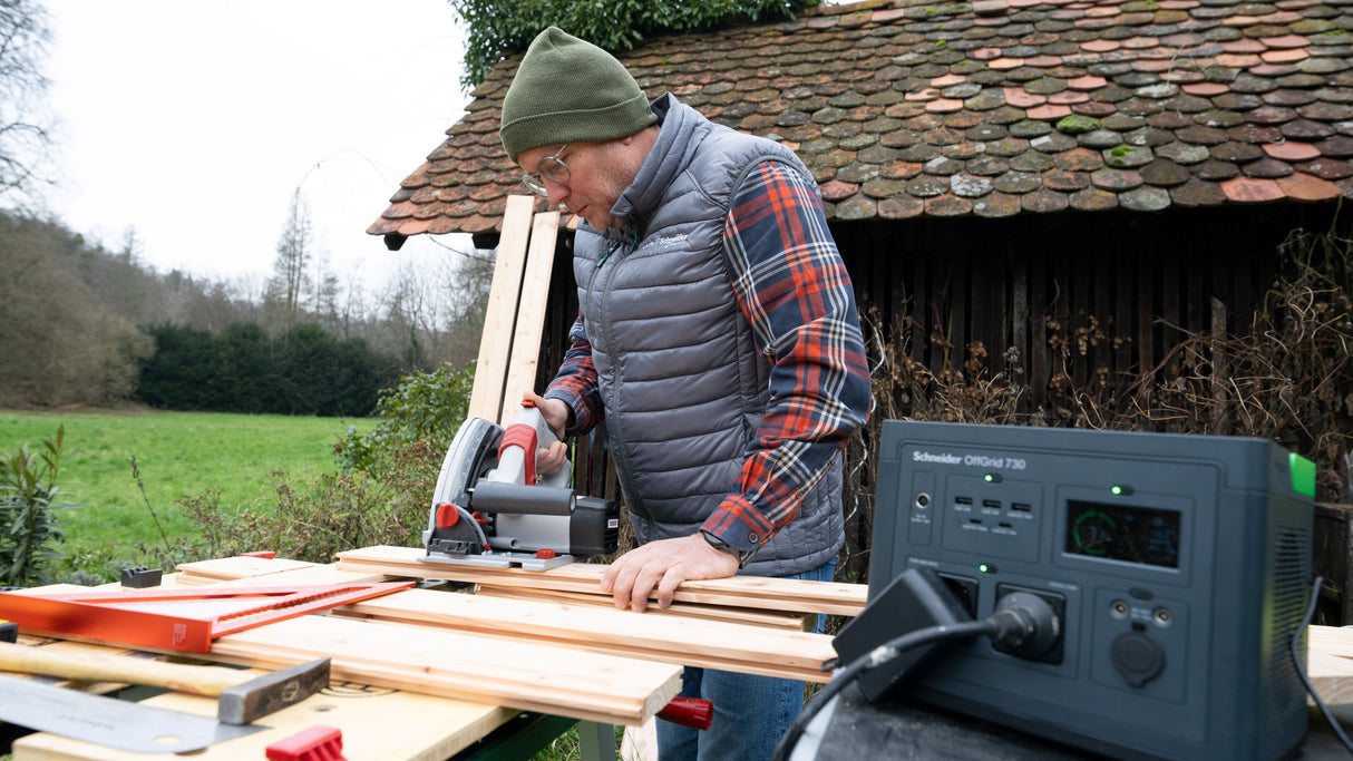 Apc Schneider Offgrid Portable Power Station 730 738wh Lithium-Ion 2 Schuko Sinewave