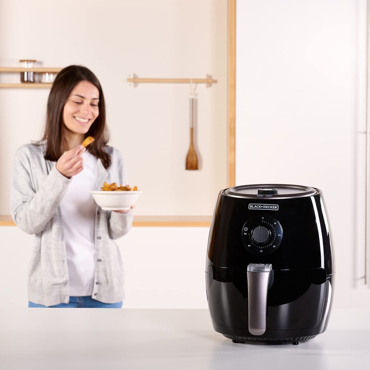 EAN 8432406730014 - Black & Decker BXAF2500E freidora Sencillo 2,5 L Independiente 1500 W Freidora de aire caliente Negro imagen 15