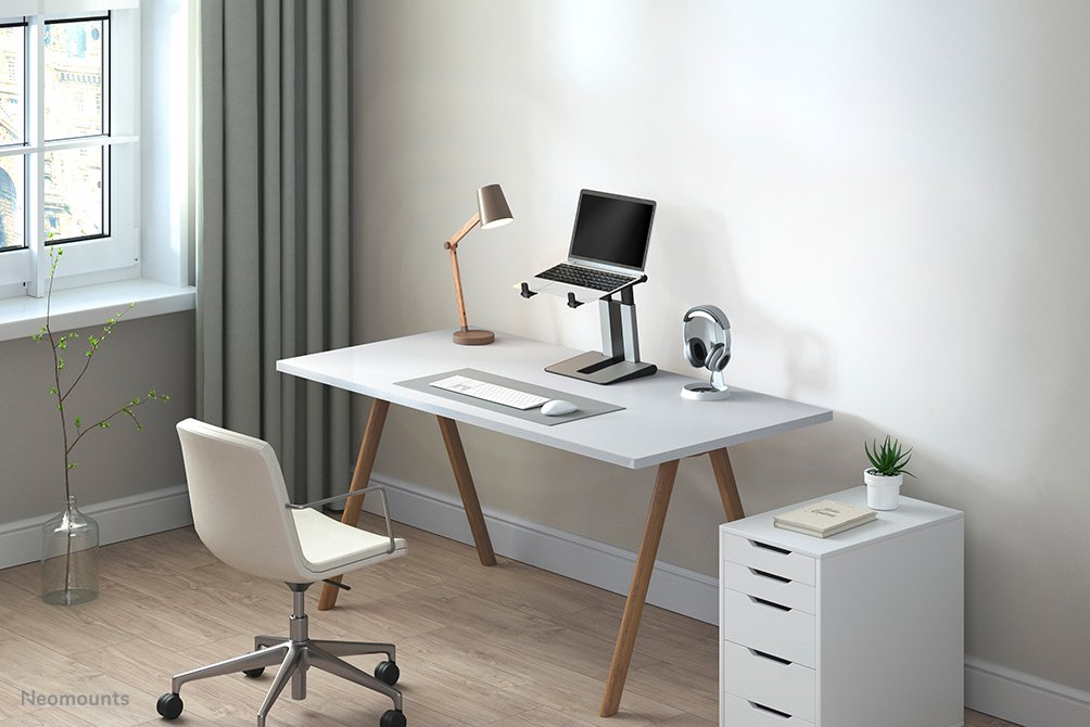 Pie Para Newstar Soporte Portatil De Hasta 16 "Max 5kg, Plegable, Plata / Negro.