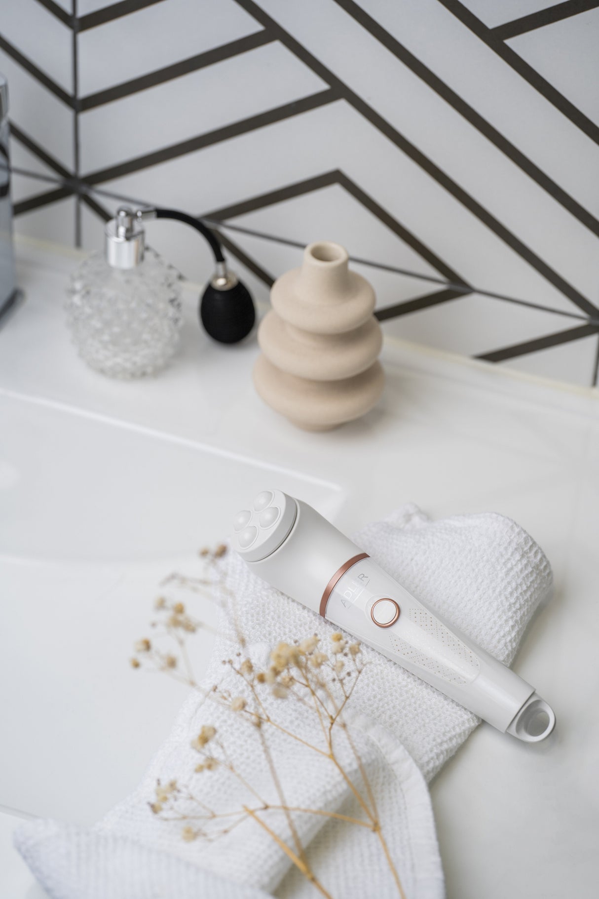 Adler Ad 2178 Cepillo De Limpieza Facial Cepillo Vibrador Y Giratorio Blanco Batería