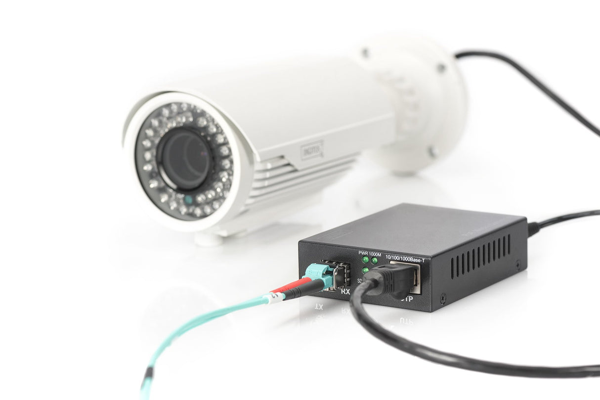 EAN 4016032390015 - Digitus DN-82140 convertidor de medio 1000 Mbit/s Negro imagen 2