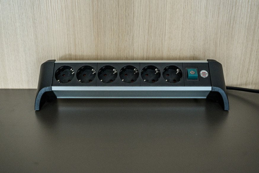 Brennenstuhl Alu-Office-Line Regleta 6 Tomas 3m H05vv-F 3g1,5