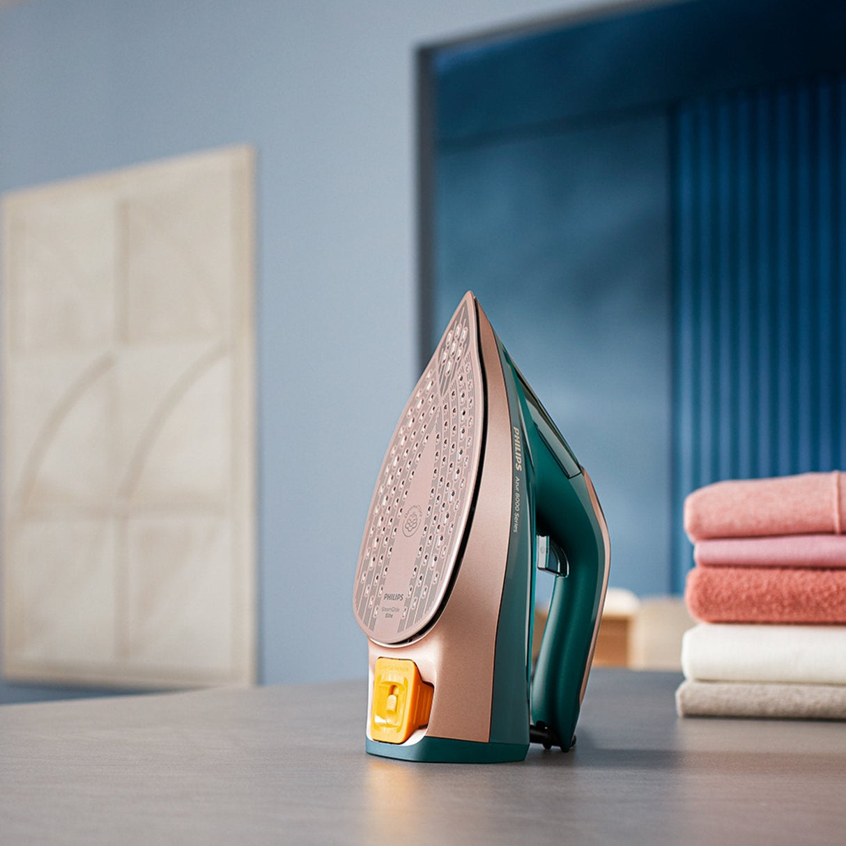 EAN 8720389004568 - Philips 8000 series DST8030/70 plancha Plancha a vapor Suela SteamGlide Elite 3000 W Verde imagen 2