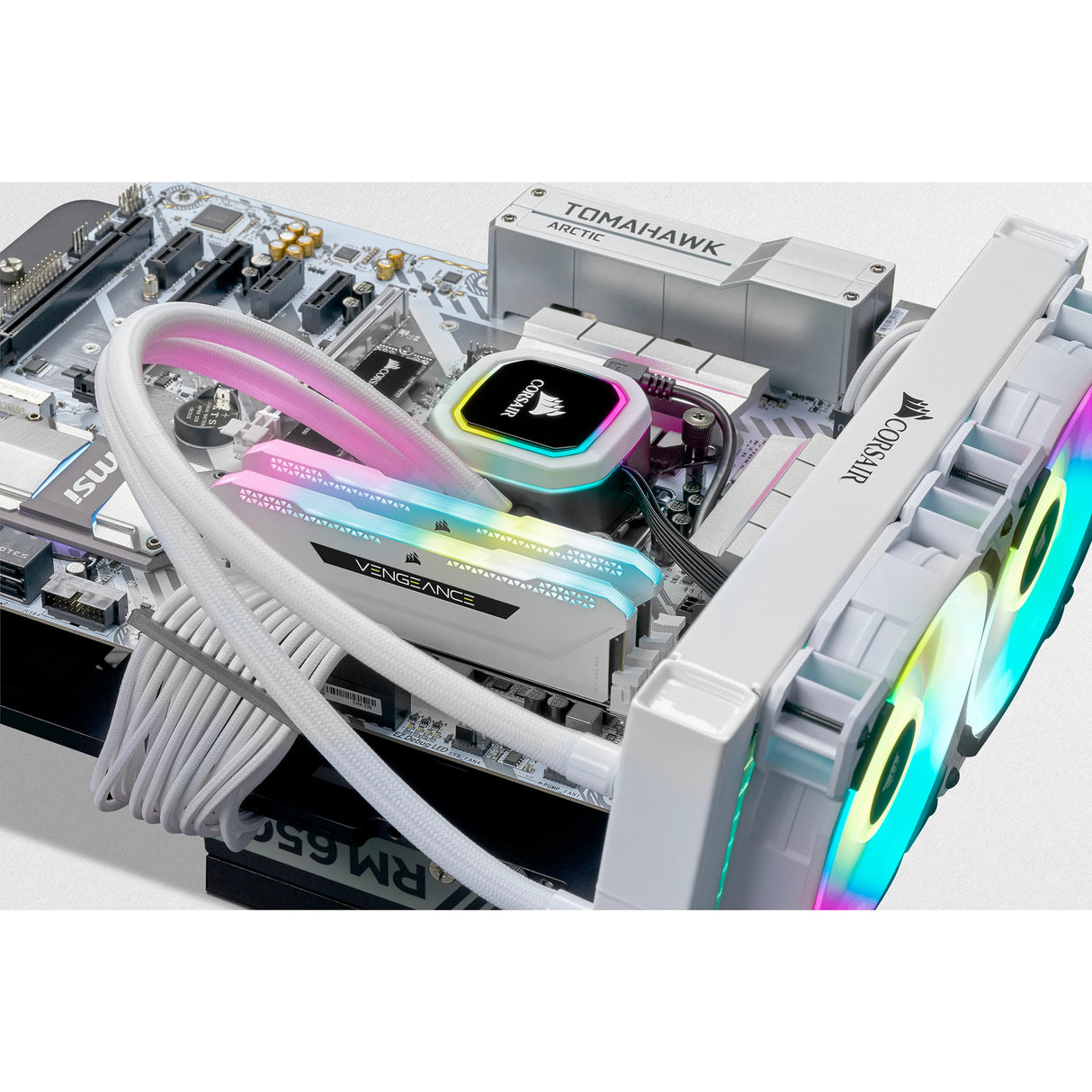 EAN 840006632160 - Corsair Vengeance RGB Pro CMH32GX4M4E3200C16W módulo de memoria 32 GB 4 x 8 GB DDR4 288-pin DIMM imagen 2