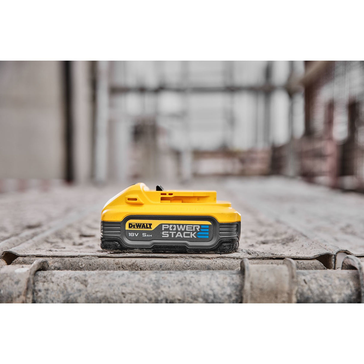 EAN 5035048791882 - DeWALT DCBP518H2-XJ cargador y batería cargable imagen 8