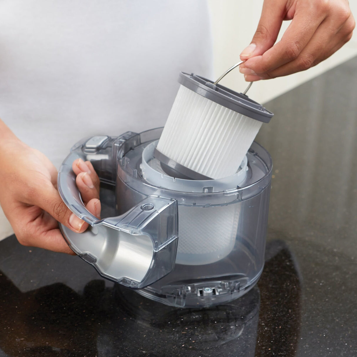 EAN 5035048458624 - Black & Decker PD1820L-QW aspiradora de mano Cromo Sin bolsa imagen 21