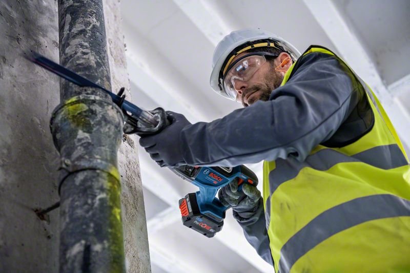 Sierra De Sable A Batería Bosch Biturbo Gsa 18v-28 Professional Solo (Azul/Negro, Sin Batería Ni Cargador, En L-Boxx)