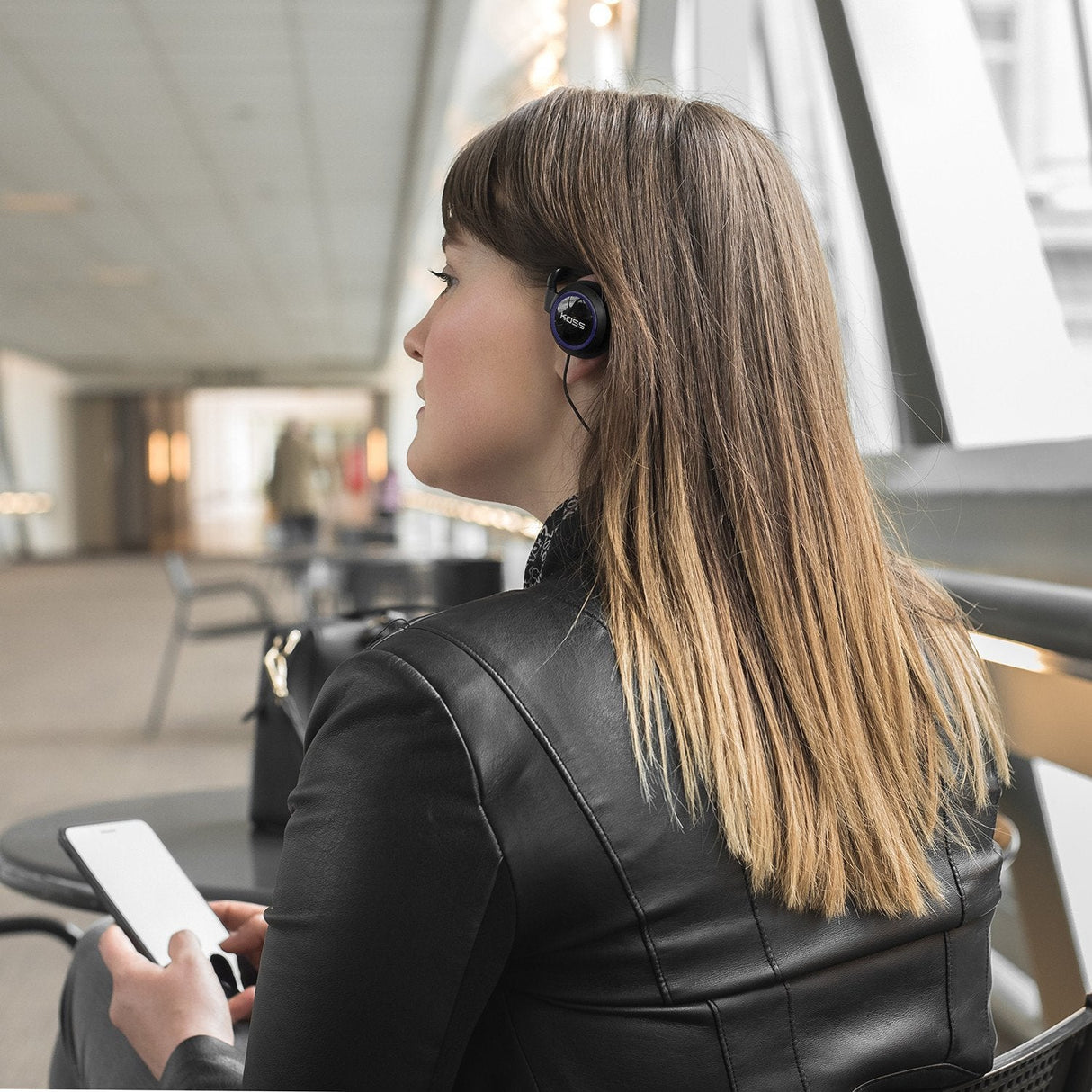 Koss Auriculares Bt221i In-Ear, Micrófono, Inalámbrico, Negro