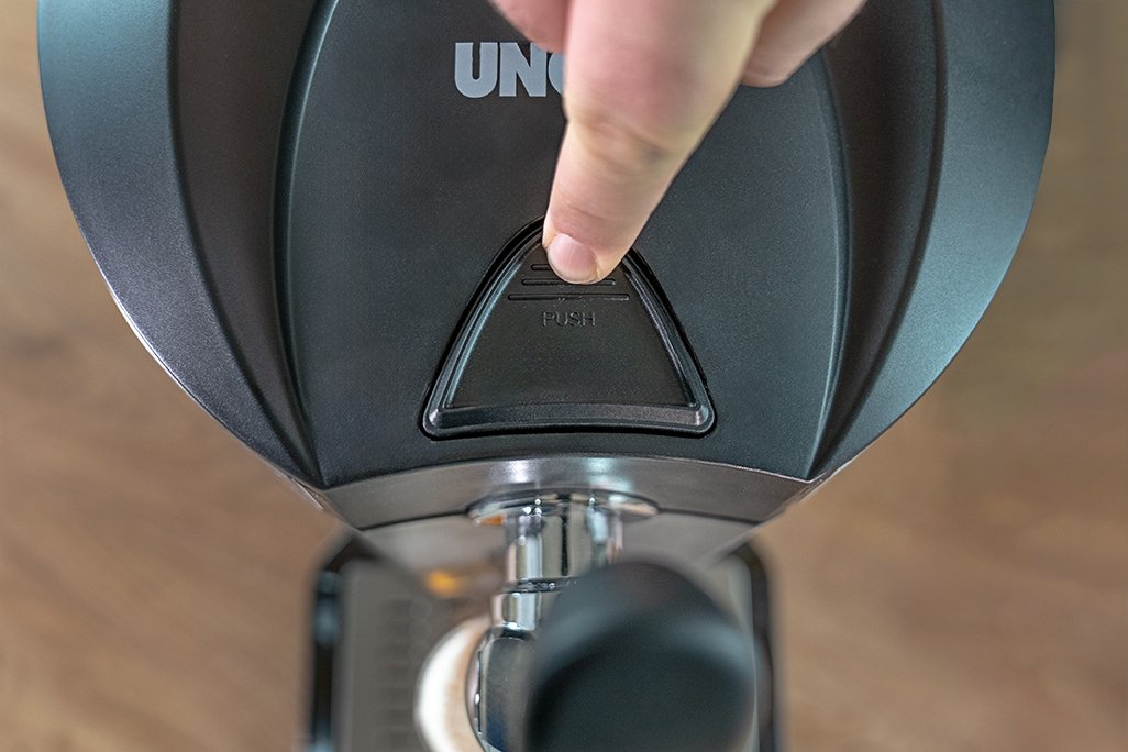 Dispensador De Cerveza Antiguo Franzl Negro, Refrigeración 2°C - 12°C 48975