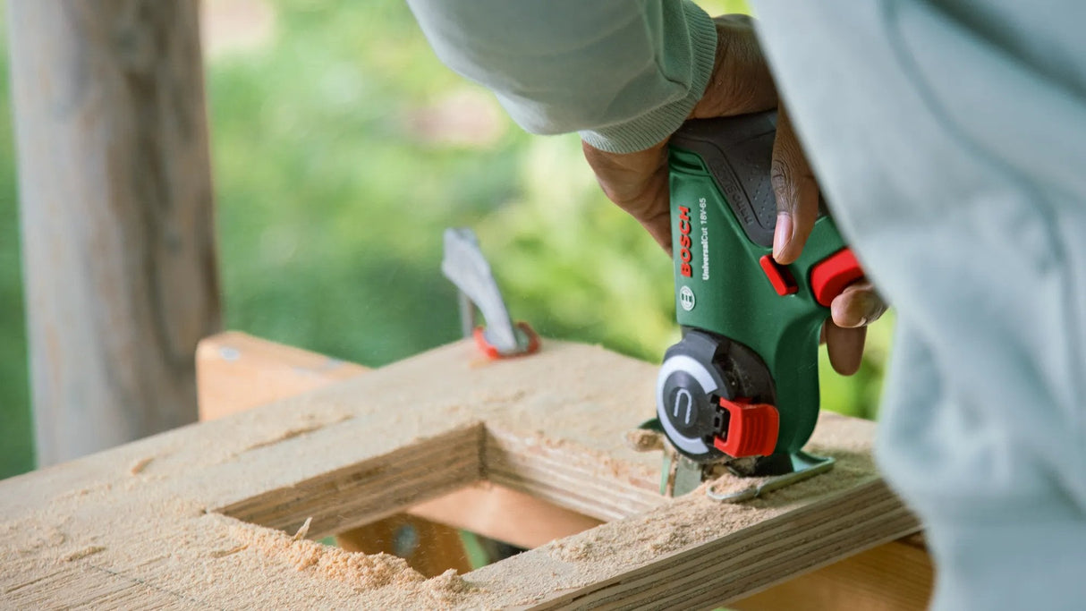 Sierra Inalámbrica Bosch Nanoblade Universalcut 18v-65 Solo, 18 Voltios, (Verde/Negro, Sin Batería Ni Cargador, Power For All Alliance) 06033d5200