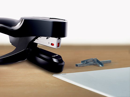 Novus Grapadora De Tenaza B 36fc Ergonómica Grapado Plano Negro