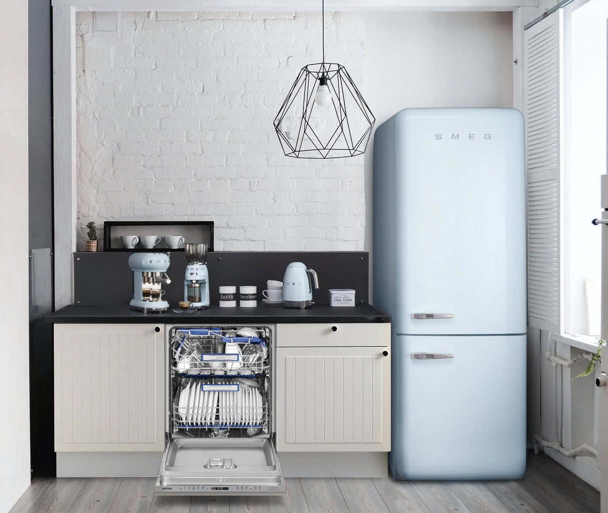 EAN 8017709317980 - Smeg CGF11PBEU molinillo de café 150 W Azul, Transparente imagen 7