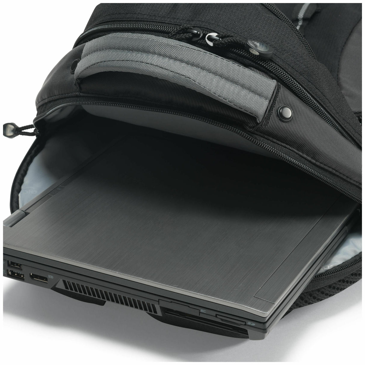 EAN 4019863116489 - DICOTA BacPac Mission 41,7 cm (16.4") Funda tipo mochila Negro imagen 7