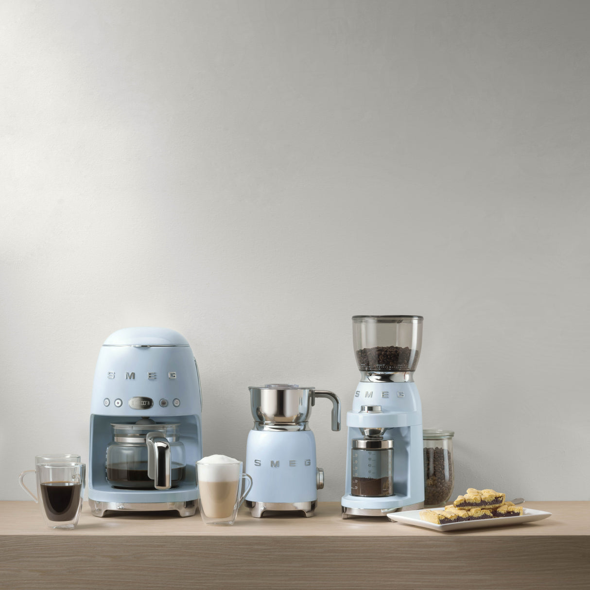 EAN 8017709280529 - Smeg DCF02PBEU cafetera eléctrica Totalmente automática Cafetera de filtro 1,4 L imagen 7
