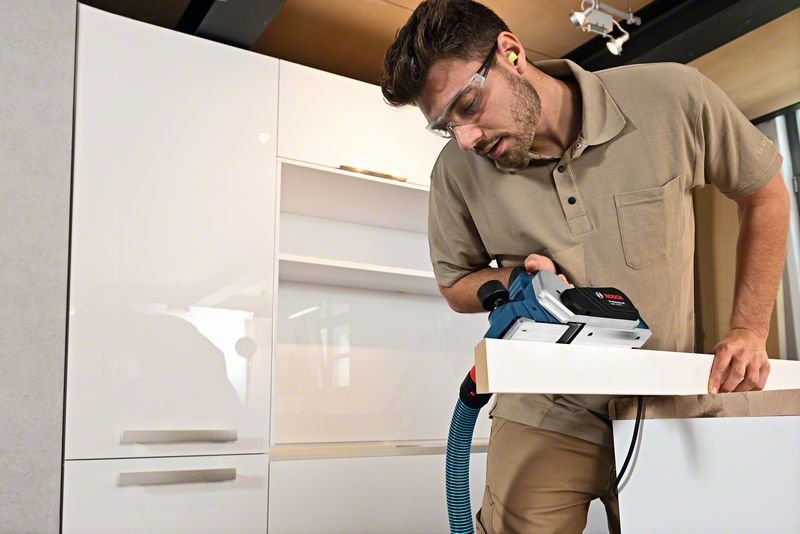 EAN 3165140771016 - Bosch GHO 16-82 Professional Negro, Azul, Plata 18000 RPM 630 W imagen 2