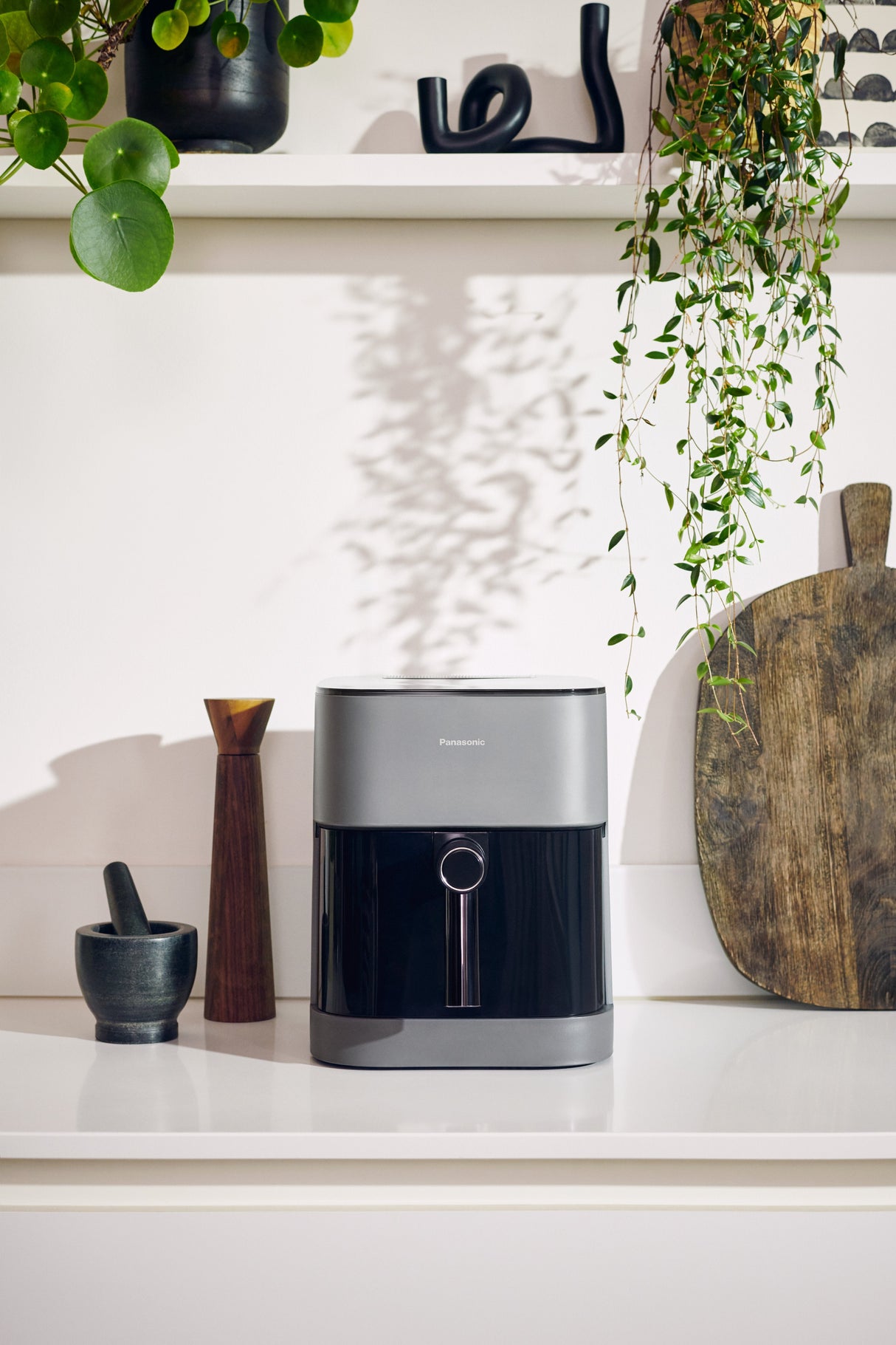 EAN 5025232965830 - Panasonic NF-CC500SXE freidora Sencillo 5 L Independiente 1450 W Freidora de aire caliente Gris imagen 52