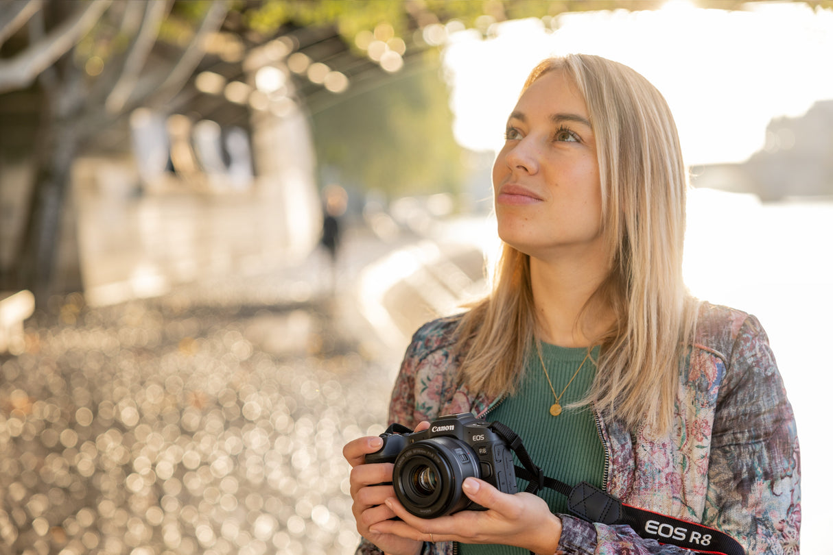 Camara Reflex Canon Eos R8 Cuerpo 24.2mpx Negro