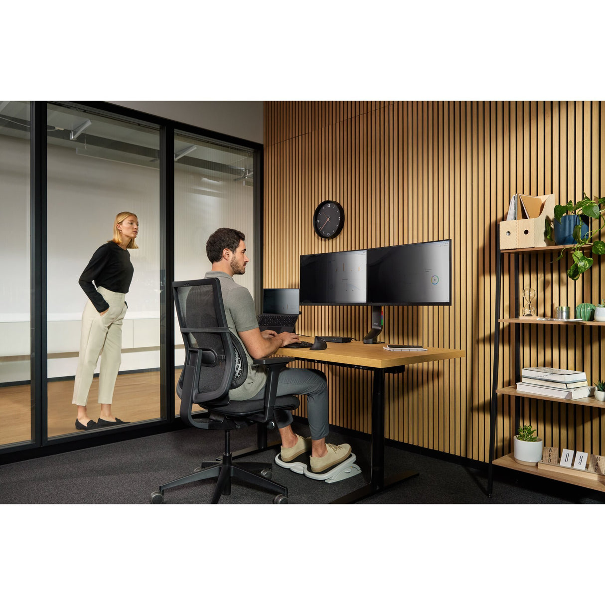 EAN 5028252643603 - Kensington Pro Fit Ergo KB675 EQ TKL teclado Hogar / Oficina Bluetooth QWERTY Español Negro imagen 8
