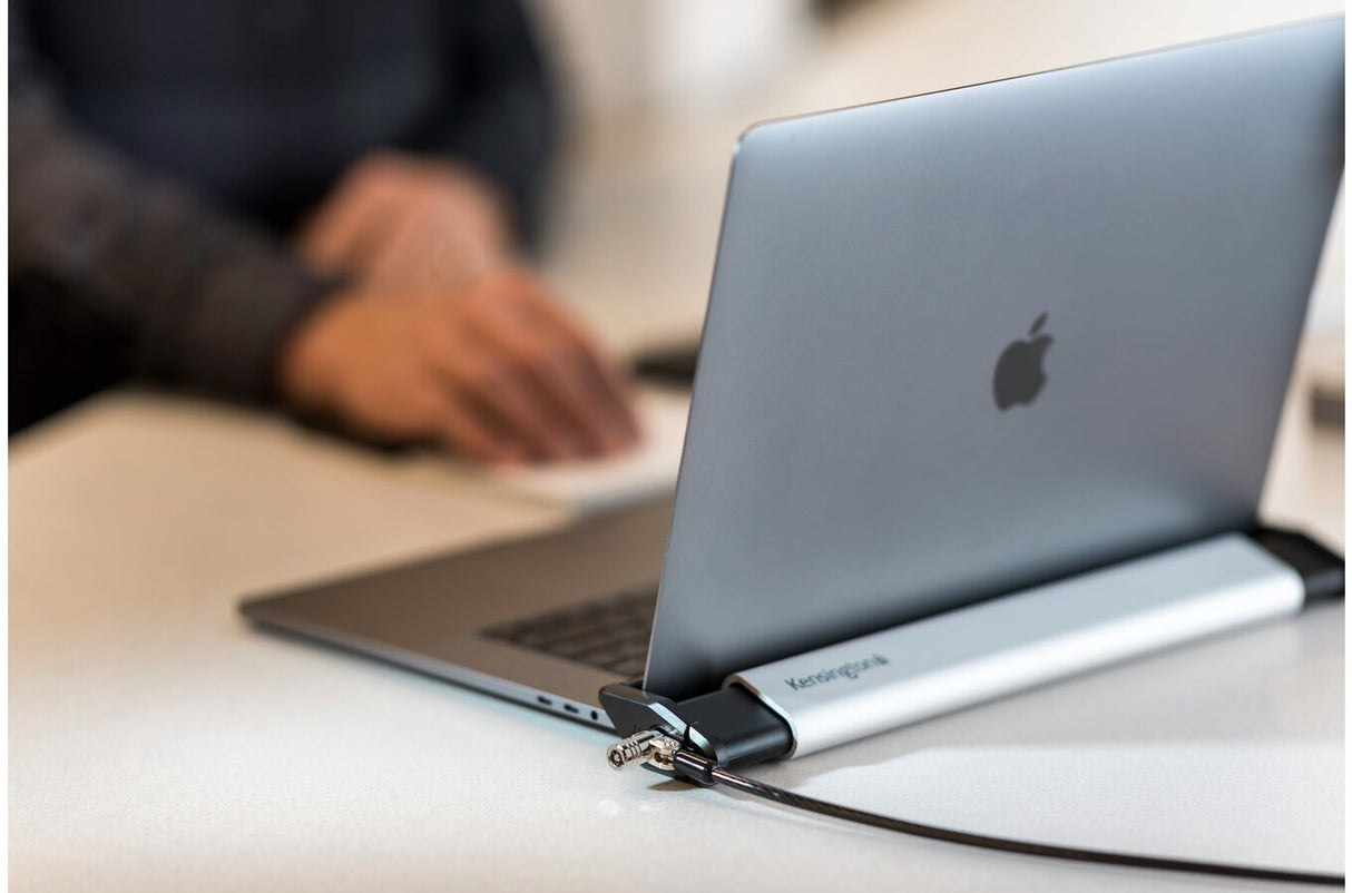 Kensington Dispositivo De Anclaje De Portátiles 2.0 Sin Candado Con Llave Microsaver Para Macbook Y Ultrabook De 11" A 15 6" Plata 2 Años