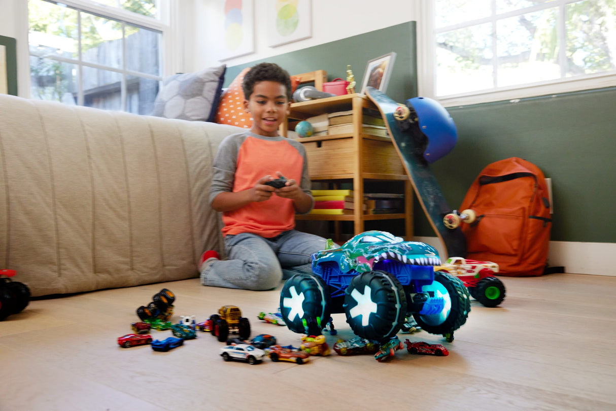 EAN 0194735258246 - Hot Wheels Monster Trucks JBD90 vehículo de juguete imagen 3