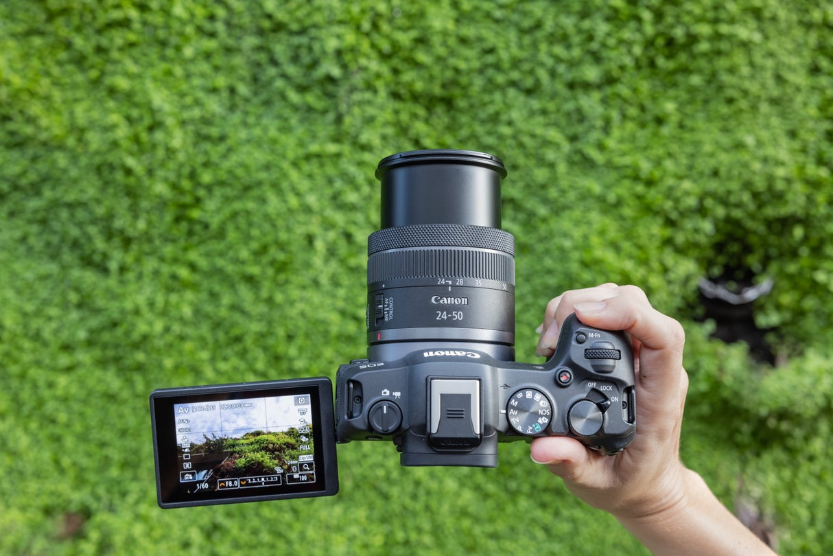 Camara Reflex Canon Eos R8 + Rf 24 50 F4.5 6.3 Is Stm 24.2mpx Negro