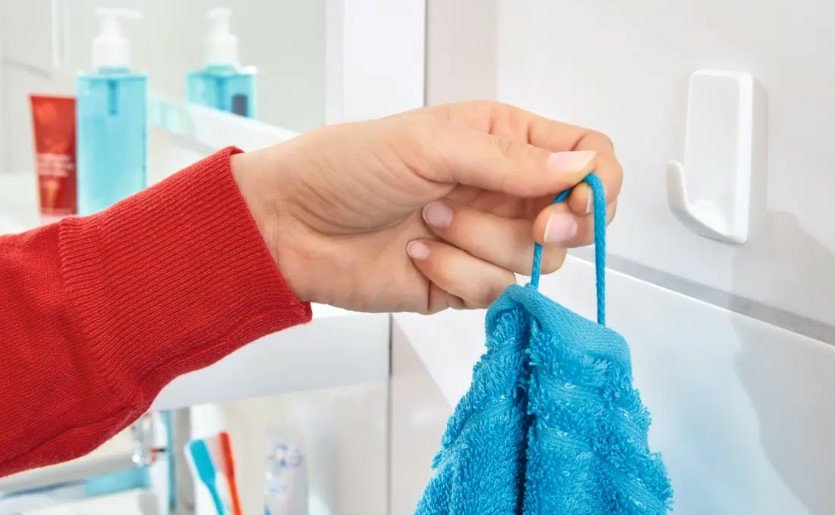 Tesa Powerstrips Interior Gancho Toallero Negro 2 Pieza