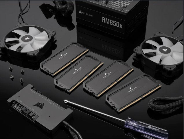 EAN 840006672470 - Corsair Dominator CMT64GX5M2B6000Z30 módulo de memoria 64 GB 2 x 32 GB DDR5 288-pin DIMM imagen 5