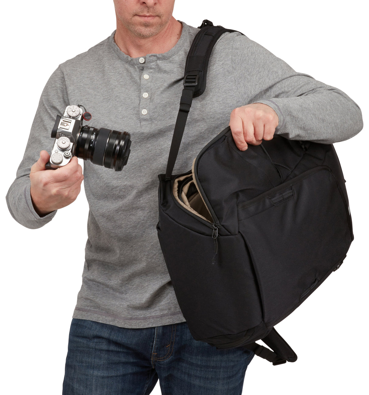 EAN 0085854243940 - Thule Covert TCDK224 Black Mochila Negro imagen 4