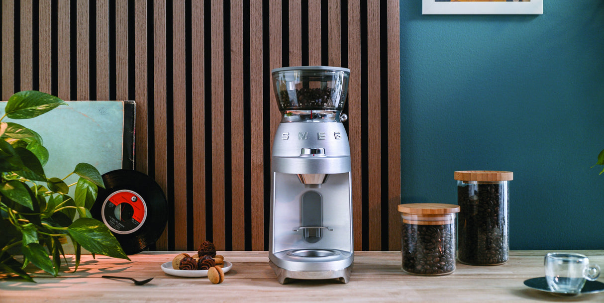 Smeg Cgf02sseu Kaffeemühle Inox Brossé