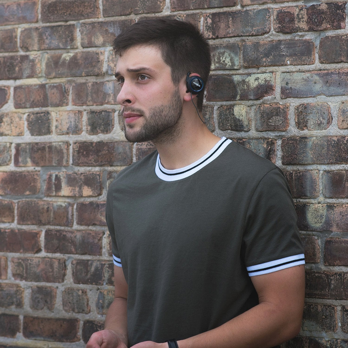 Koss Auriculares Bt221i In-Ear, Micrófono, Inalámbrico, Negro