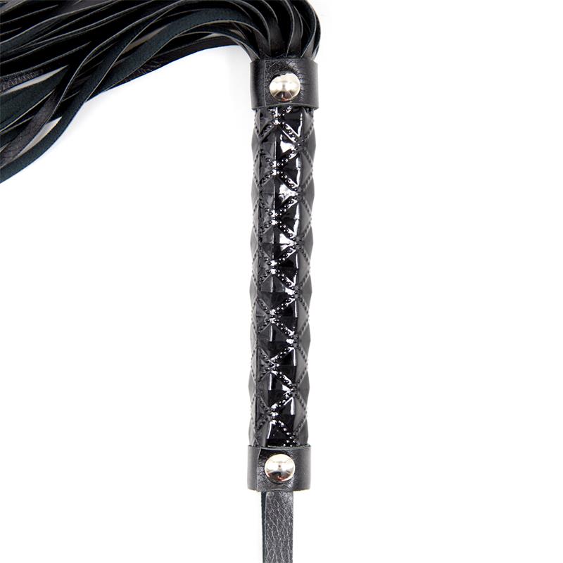 Flogger Con Patrón De Diamante Negro