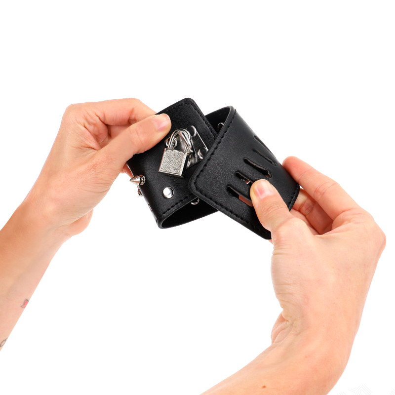 Kink - Muñequeras Estilo Punk Con Pinchos 25 X 6 Cm