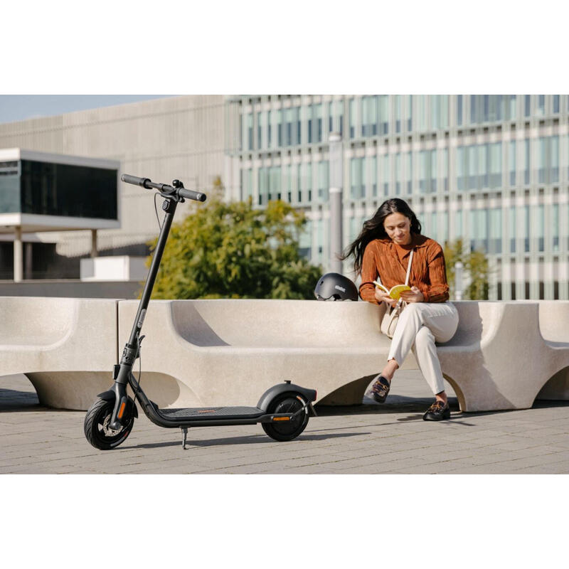 Ninebot By Segway Kickscooter F2e Scooter Eléctrica 25 Km/H