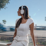 Auriculares Jlab Lux Anc Inalámbrico  Bluetooth Ieuhbjluxancrwht62 Blanco
