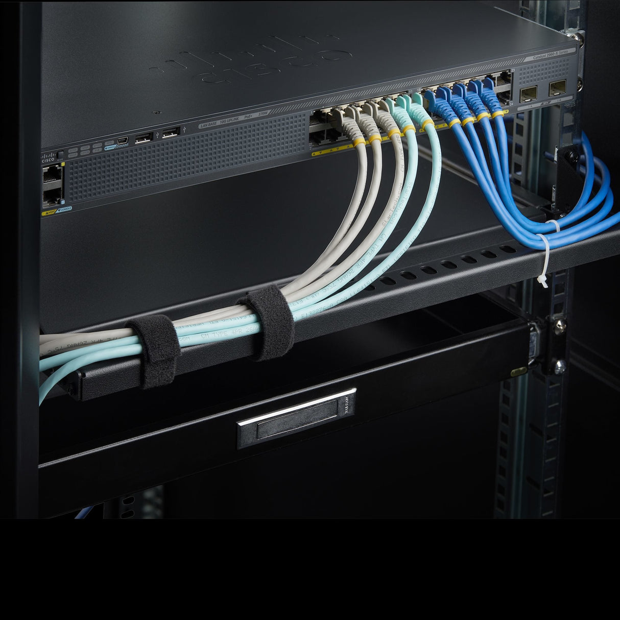 Startech Barra 1u De Amarre Horizontal Para Gestión De Cables En Rack - Para Racks De 19" - Profundidad Ajustable - Guía Horizontal Para Paneles De Parcheo / Switches / Pdus