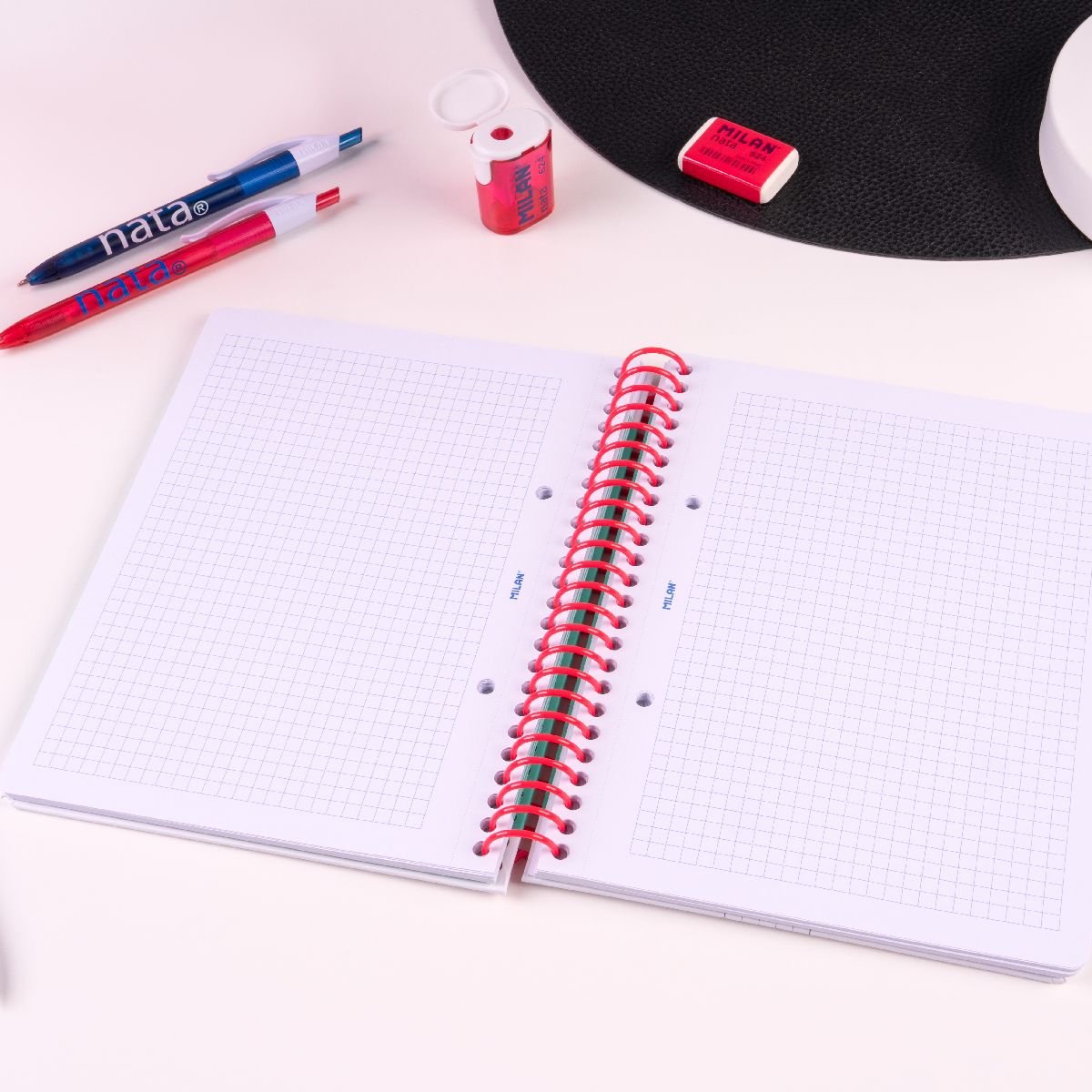 Milan Cuaderno Espiral A5 80h 95gr 5x5mm Tapa Dura Colección Nata® 624 Since 1918 Verde