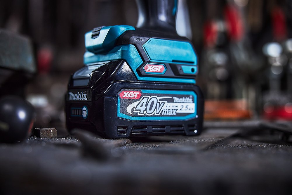 Taladro De Impacto Inalámbrico Makita  Hp001gd201 Xgt, 40 Voltios