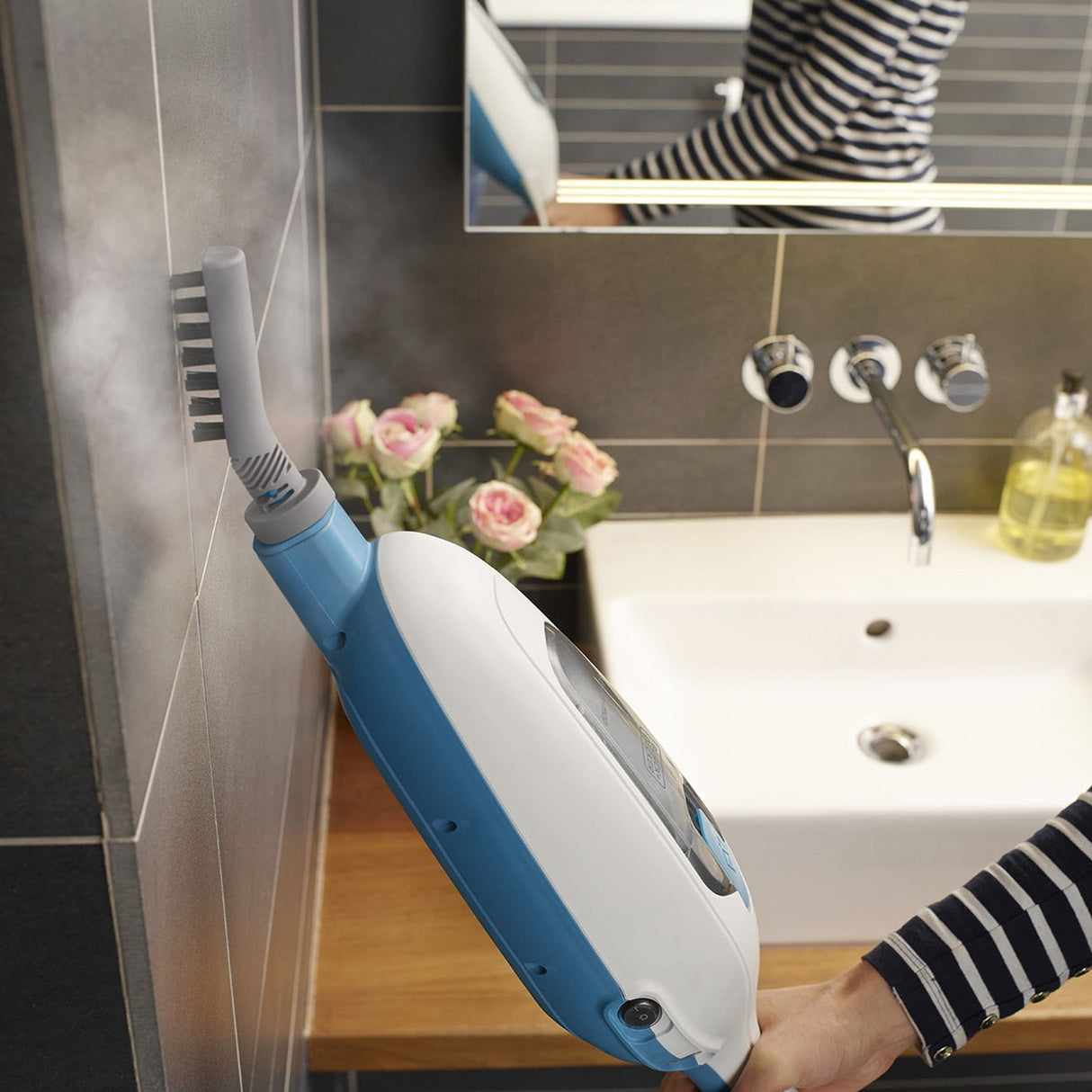 EAN 5035048666005 - Black & Decker FSMH13E5 limpiador a vapor Blanco, Azul imagen 9